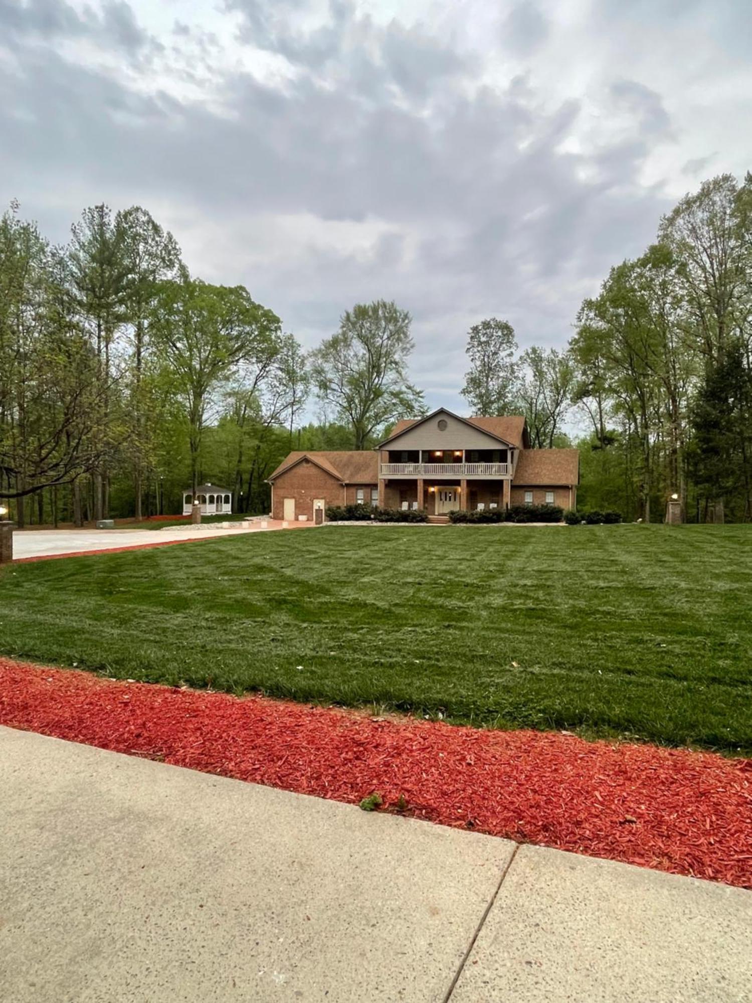 Whisper Chateau Weddings Reunions Groups 75 Plus Greensboro Exterior foto